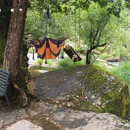 La Encantadora Casa Del Rio De Caldas De Reis. בקתה קלדס דה רייס