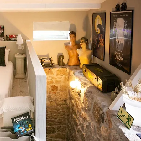בקתה La Encantadora Casa Del Rio De Caldas De Reis. *
